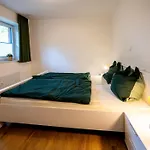 - Dachsbau *